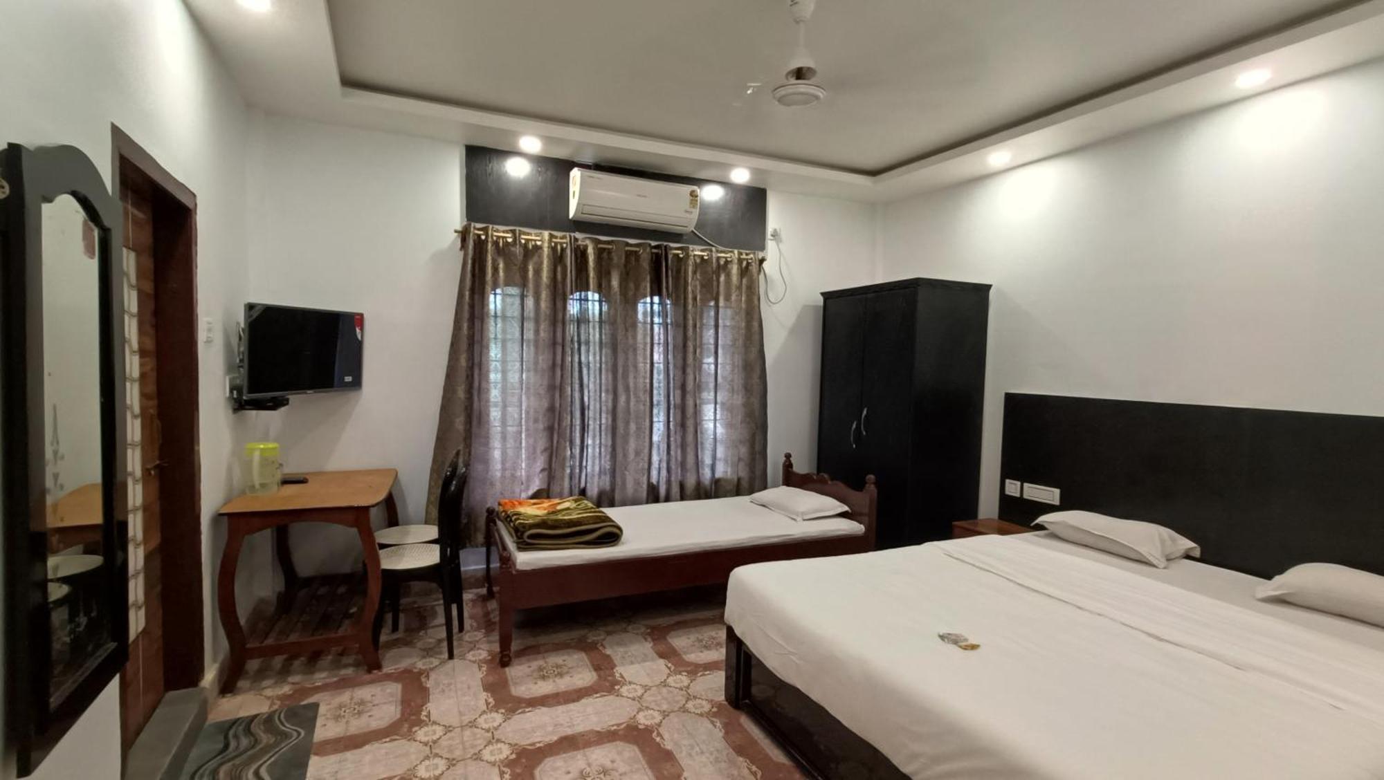 Hotel Santi Palace Bokakhat Bagian luar foto
