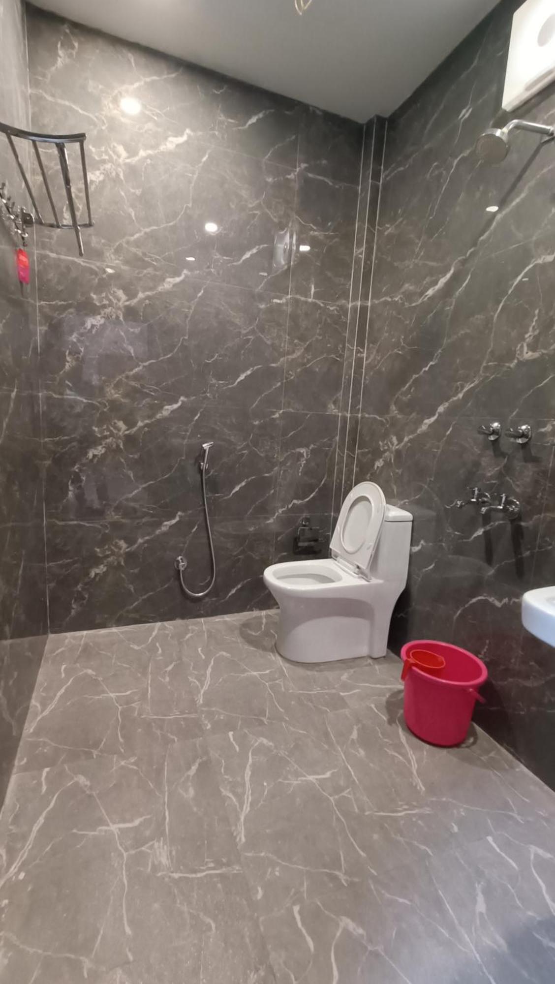 Hotel Santi Palace Bokakhat Bagian luar foto