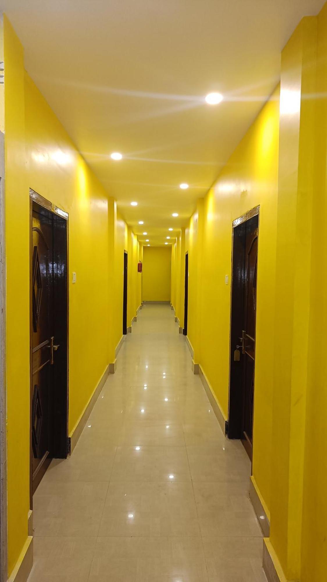 Hotel Santi Palace Bokakhat Bagian luar foto