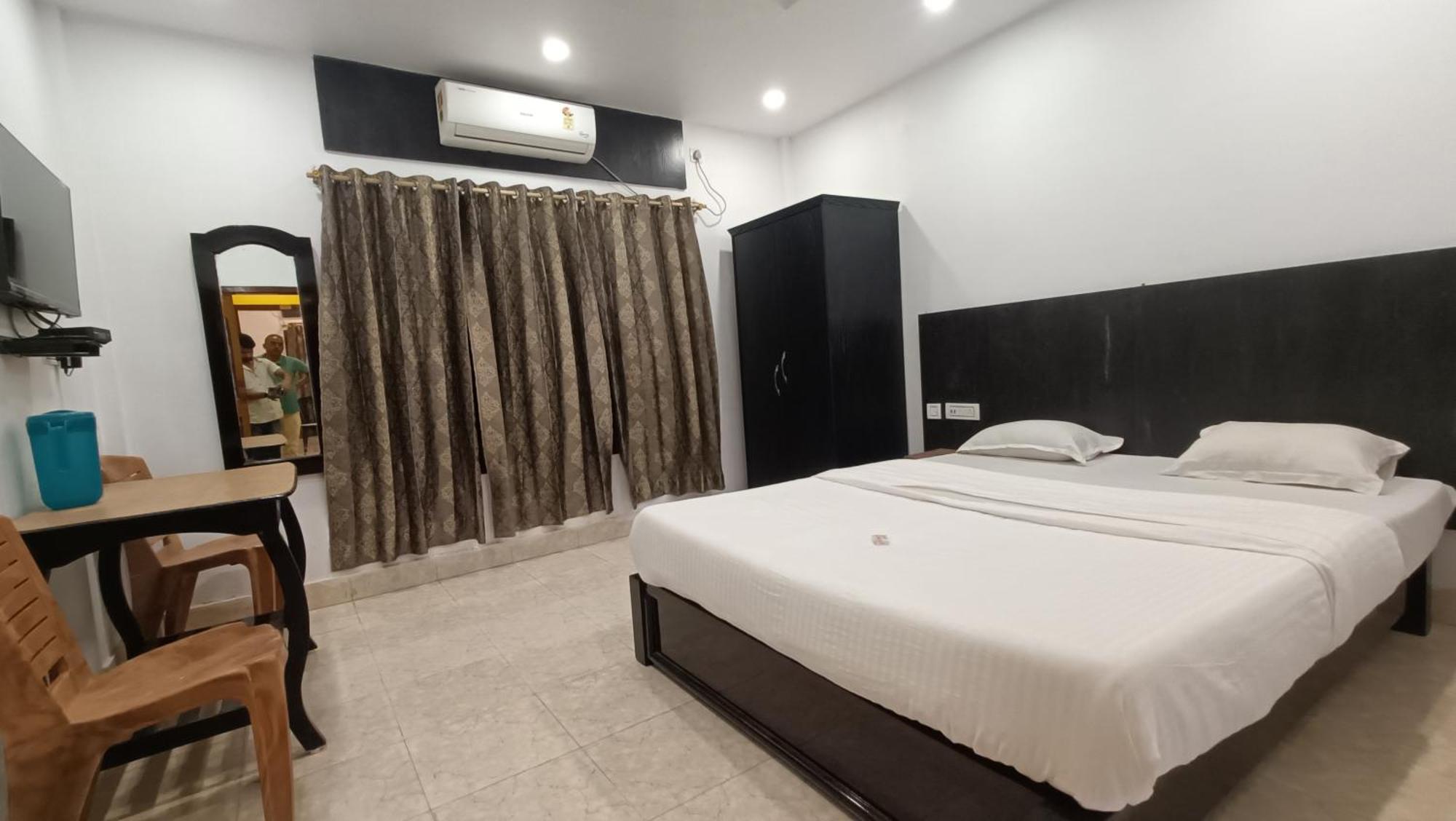 Hotel Santi Palace Bokakhat Bagian luar foto