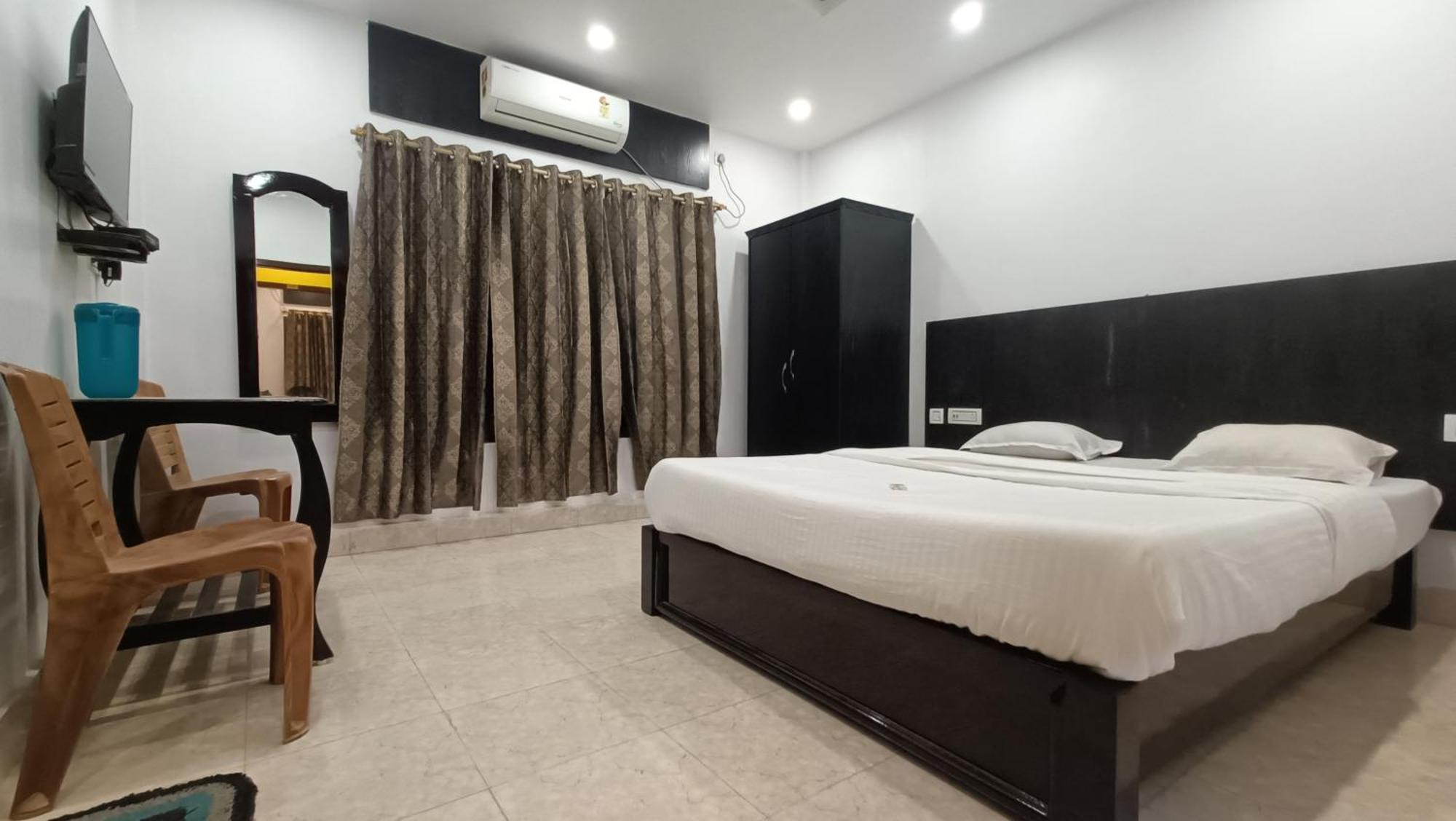 Hotel Santi Palace Bokakhat Bagian luar foto