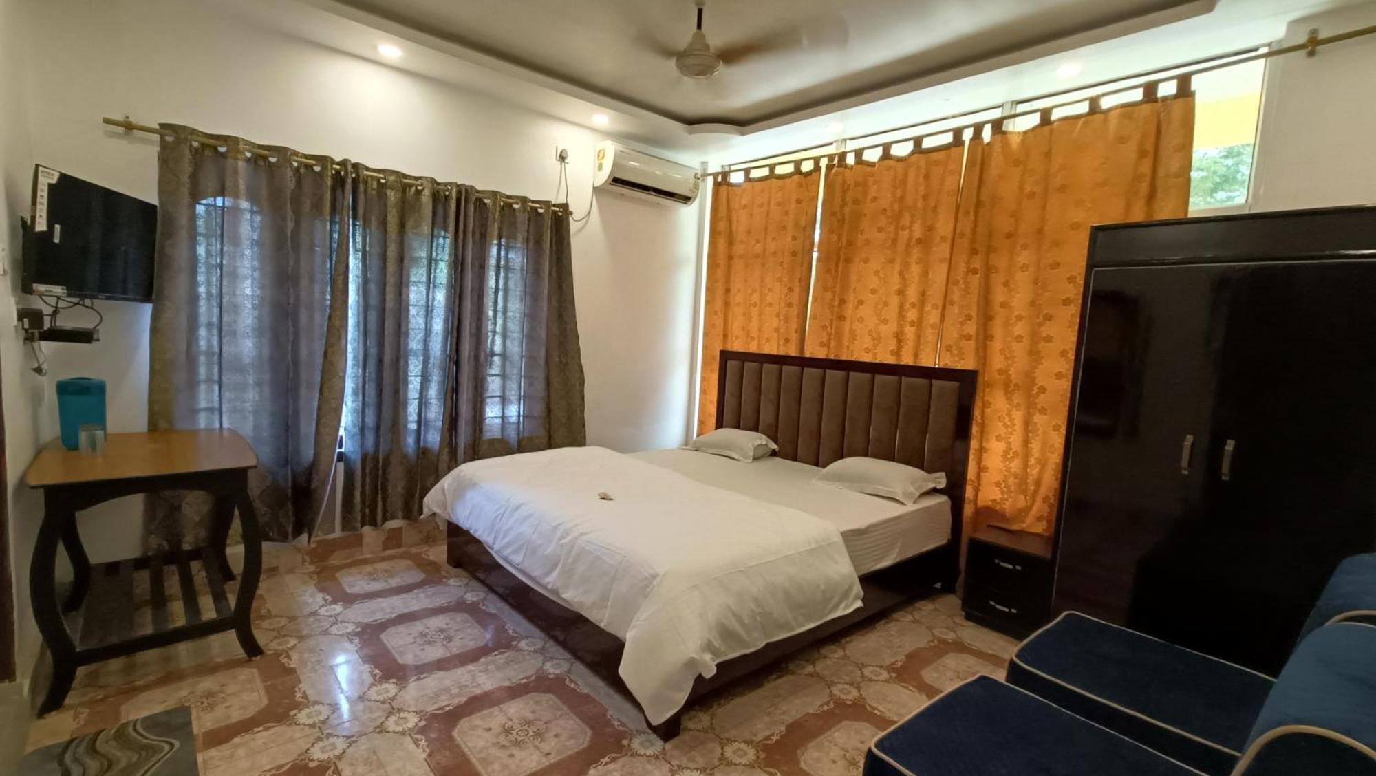 Hotel Santi Palace Bokakhat Bagian luar foto