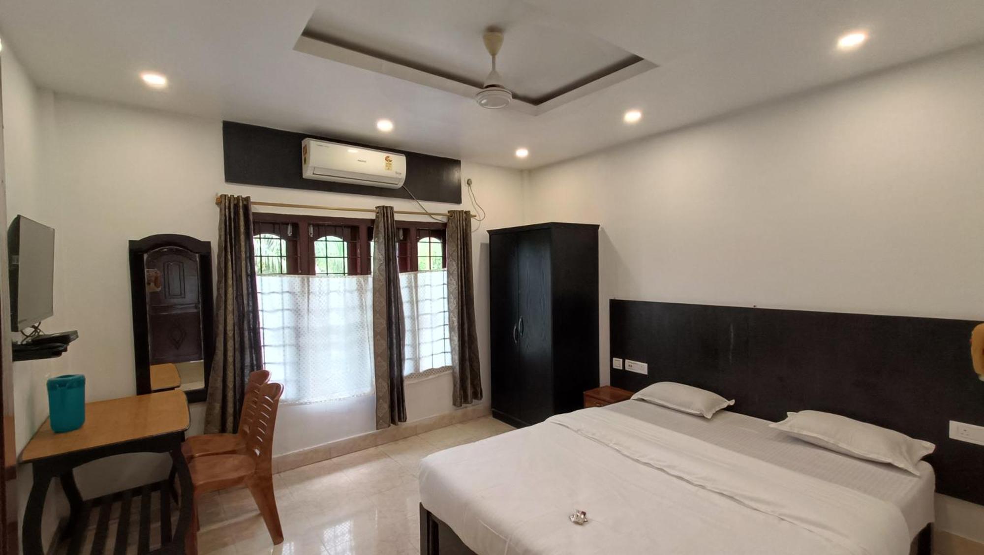 Hotel Santi Palace Bokakhat Bagian luar foto