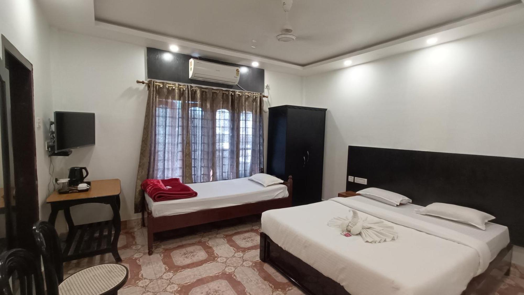Hotel Santi Palace Bokakhat Bagian luar foto
